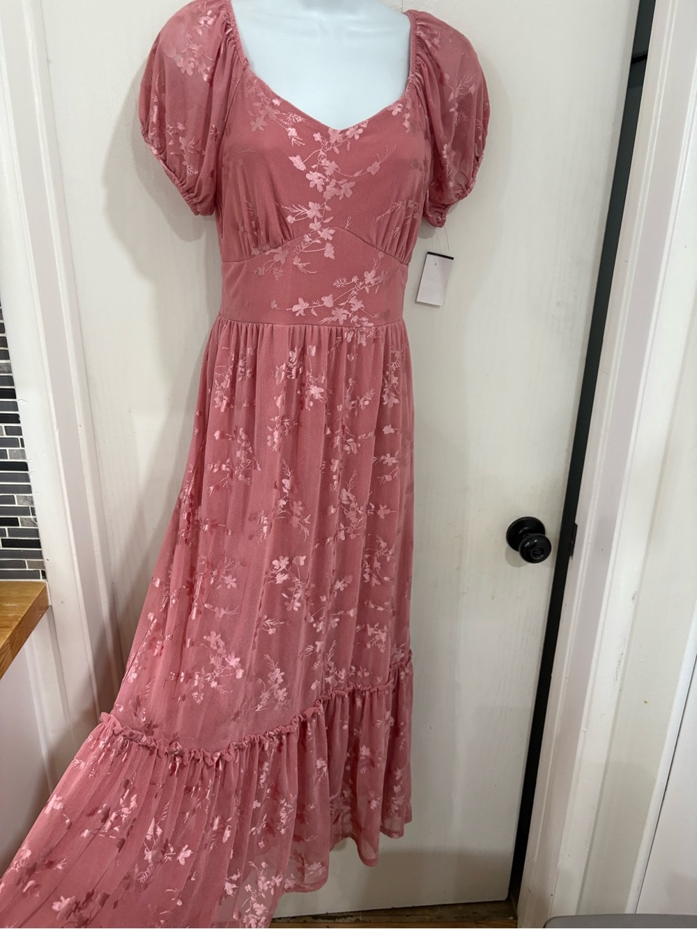 Dusty Rose Puff-Sleeve Maxi Dress with Floral Burnout